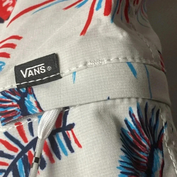 VANS MENS SIZE 34 PATRIOTIC SWIM BOARD SHOETS POCKT DRAWSTRING CLOSURE CLEAN - Picture 8 of 13